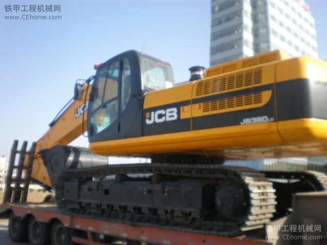 山东招远的JCB-JS360 挖掘机