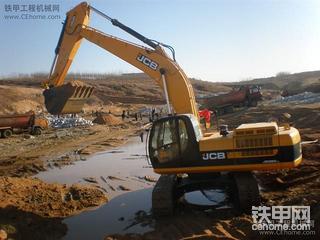 山東招遠的JCB-JS360 挖掘機