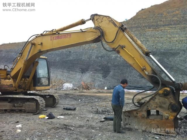 CAT320B出售帶破碎錘