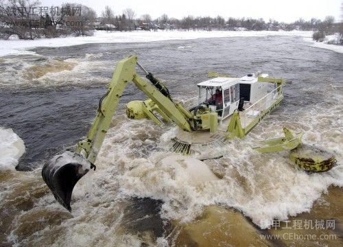 水上挖掘机 彪悍的造型 强大的功能！