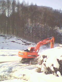 冰天雪地我的斗山225-7還在工作中