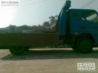 值得看一下，農(nóng)用車(chē)改裝兩用小挖機(jī)拖車(chē)