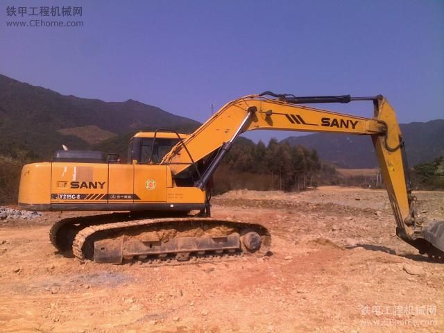 SANY215C-8更換多條油管