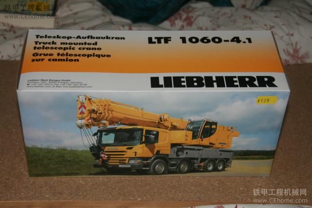 WSI LTF1060-4.1利勃海爾移動式起重機/配斯堪尼亞4軸卡車模型