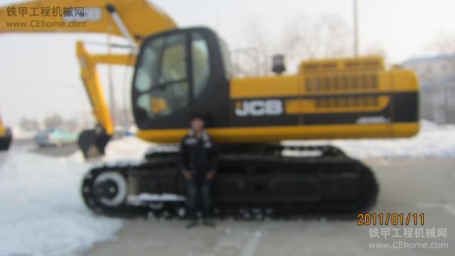 甲友大城子和JCB360挖掘機