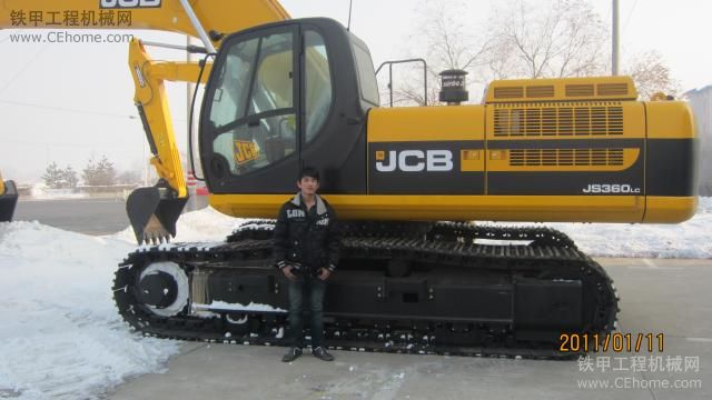 甲友大城子和JCB360挖掘機