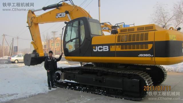 甲友大城子和JCB360挖掘機