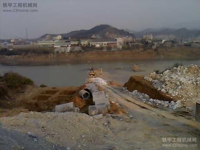 我做的工地還有周邊機子...每天玩閑的蛋疼。這樣的日子很痛苦