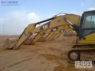 哥們的四臺CAT324，絕對漂亮，不看后悔終生。。。。