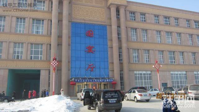 这是建在荒野的五星级酒店
