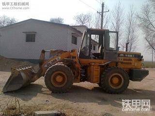 今天大年三十去看了個二手30鏟車?。。。。。。。?！