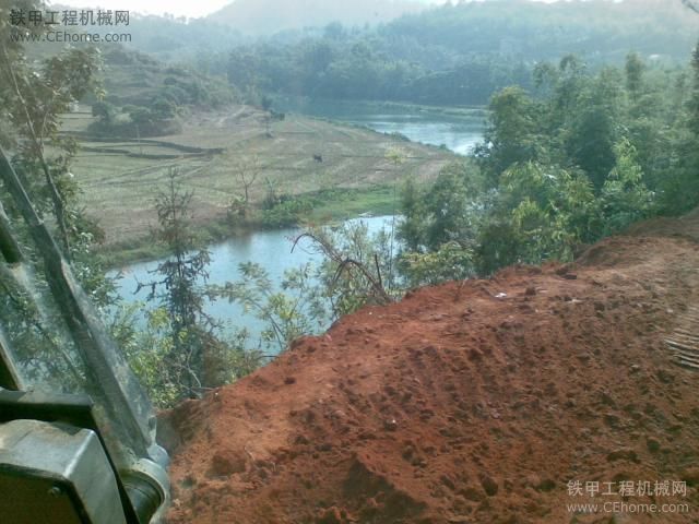 過年了終于有空整理相片大家分享之十二月尾進山開林路