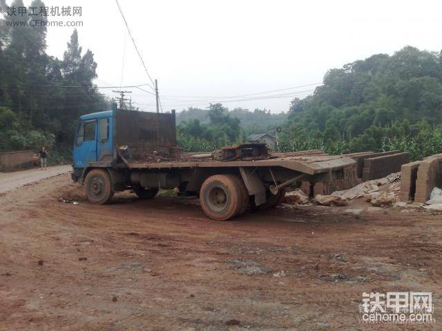   公司的拖車。
