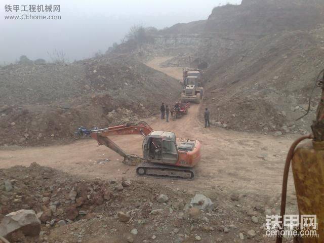 這完全都不能叫礦山了，哈哈。就幾米高。就一臺階。