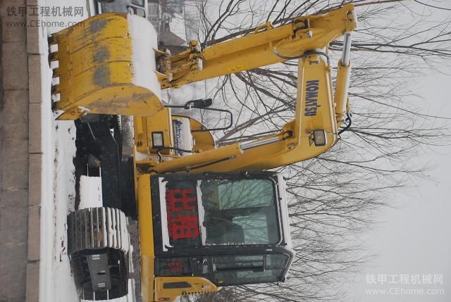 2011年的第一場雪-中國挖機(jī)雪中情