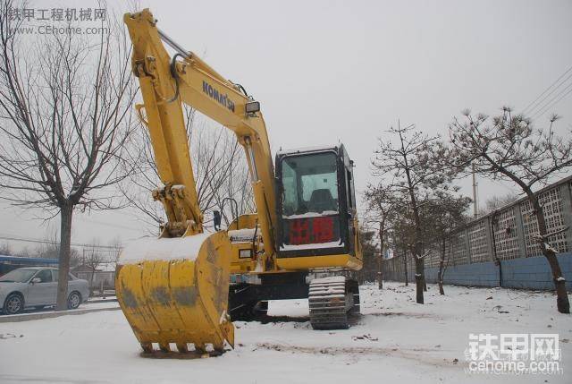 中國挖機雪中情