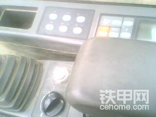 內飾和D好像沒什么變化   