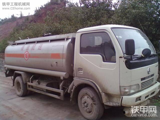 工地老板的油車(chē)