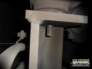 發(fā)動機(jī)機(jī)爪墊螺栓