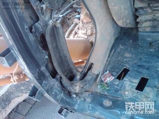 可憐的凱斯CX360B車又被砸