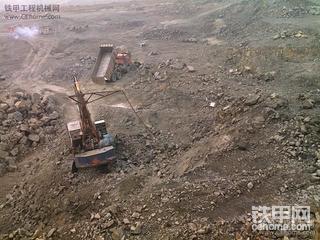 小松400-5改的電挖在工作
