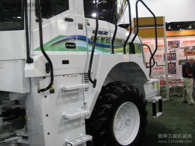 Conexpo2011之川崎混合動力裝載機65ZHybrid