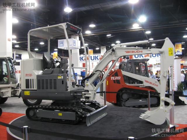 Conexpo2011之世界首款純電動小挖竹內(nèi)TB117e