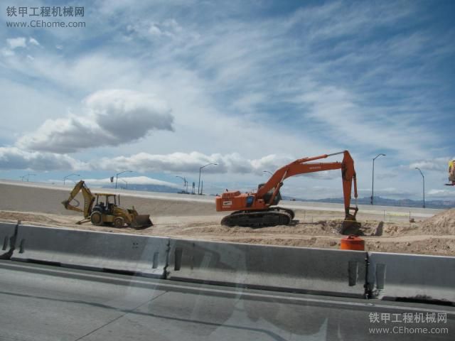 美國高速公路沿途建筑工地工程機械實拍