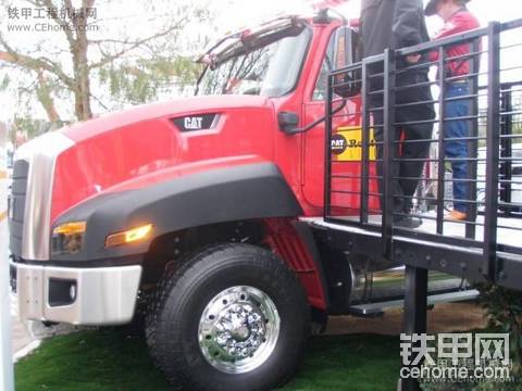 CONEXPO2011 卡特彼勒CT660卡車(chē)和牽引車(chē)