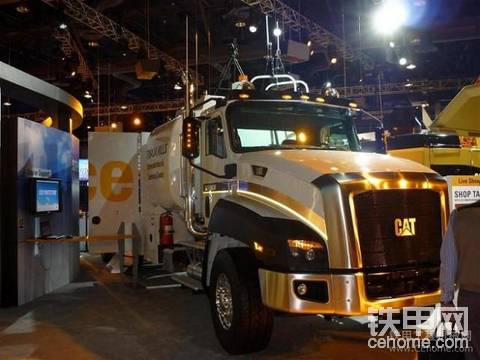 CONEXPO2011 卡特彼勒CT660卡車(chē)和牽引車(chē)