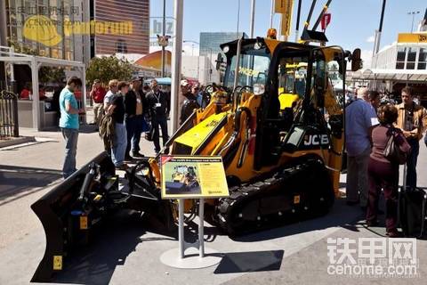 conexpo2011杰西博1CX履帶式兩頭忙車