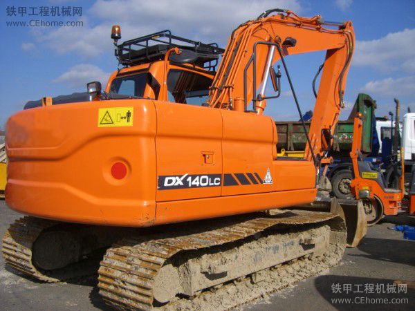 中介出售DOOSAN DX140LC-2010年 工作1196小时