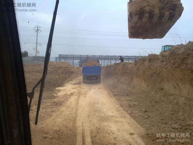 今天干的地基土方活~！