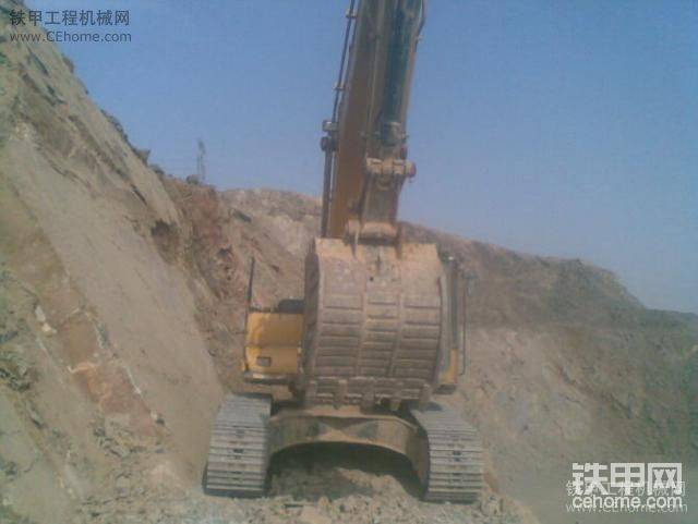 修路，很窄呀