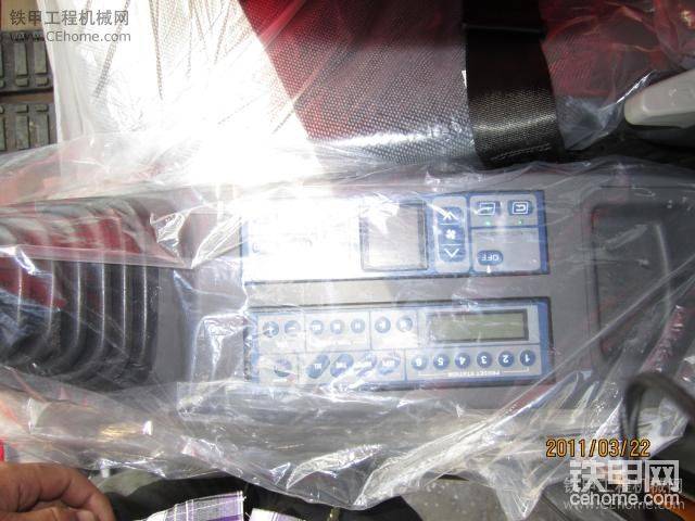 錄音機，空調(diào)控制看著不美，像小挖樣