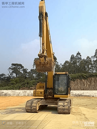 来看下我开的CAT320D