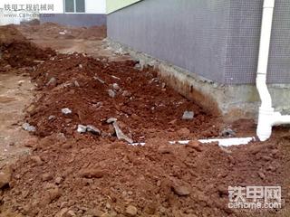 开了5年挖机  感觉自己的技术还很一般般