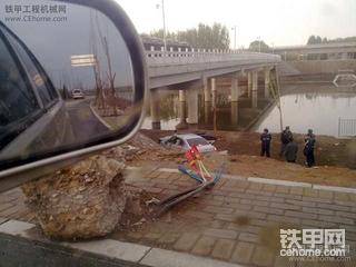 大家看看我新改的拖车