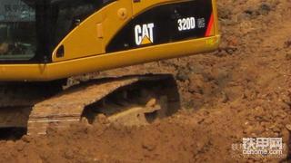 CAT320DGC