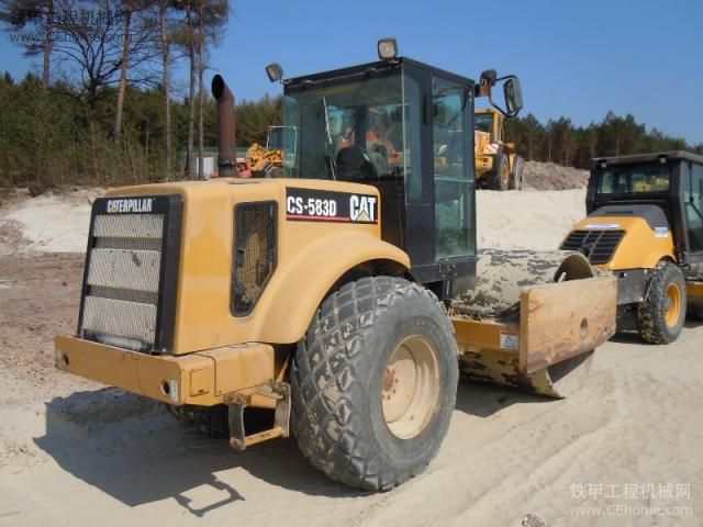 卡特彼勒CS-583D壓路機