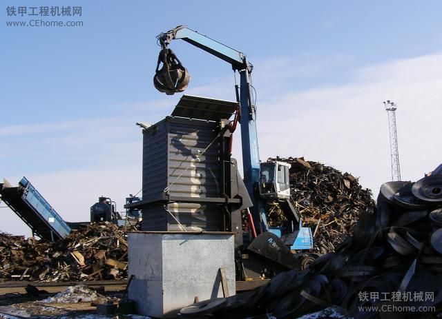 特雷斯克?？怂筂HL350輪呔爪鋼機在拉脫維亞