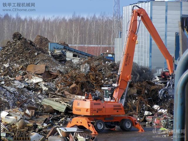 特雷斯克?？怂筂HL350輪呔爪鋼機在拉脫維亞