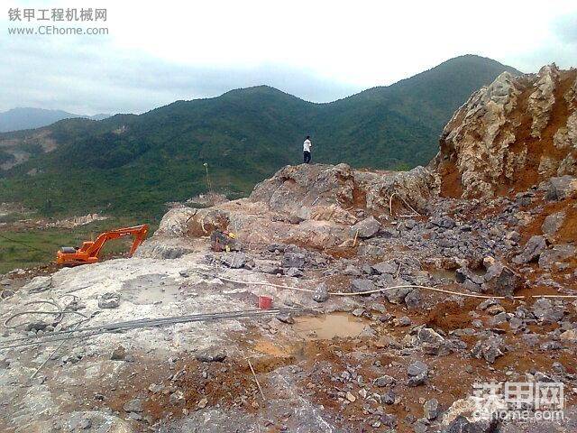 这是我们这里最大的矿拉！！打了100多万下咯！！