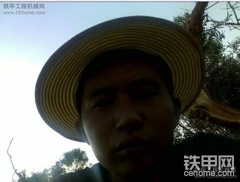 給力的小伙子，挖基礎(chǔ)