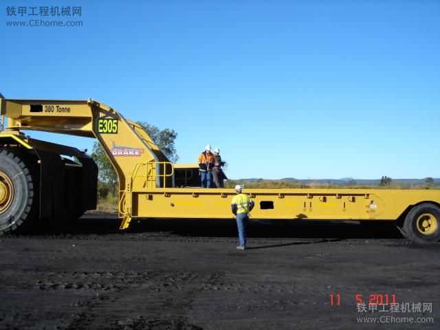 礦山運機車拉日立EX3600-3挖掘機