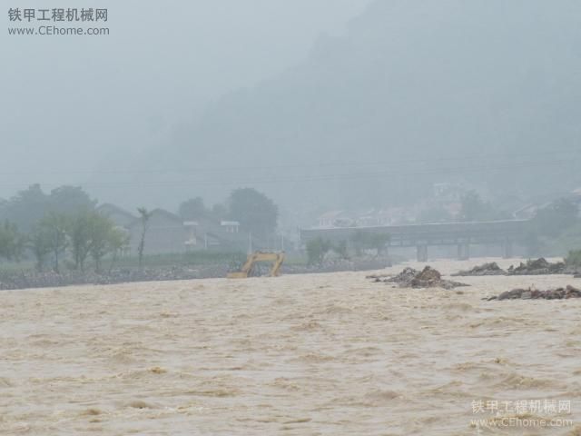 水淹挖掘機