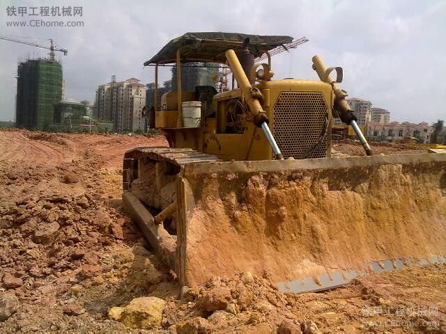 收購.老式卡特CATERPILLAR推土機(jī).年份不限.設(shè)備狀況不限