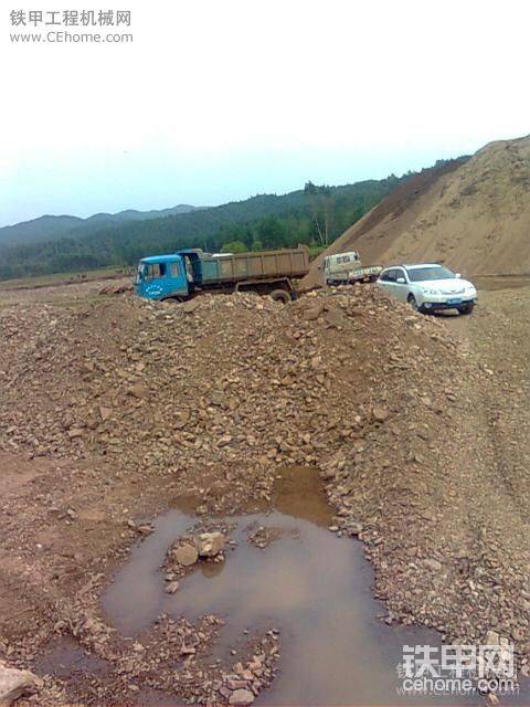 我用挖機(jī)裝的車