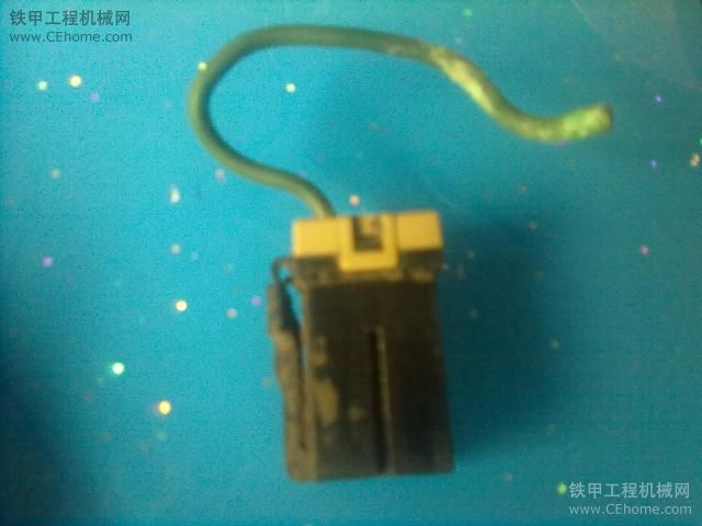 昨天這個(gè)玩意燒了 全車沒電