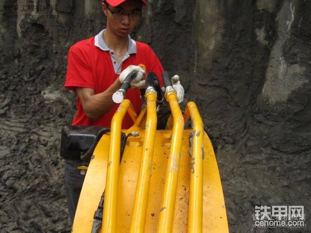 兄弟来救你咯